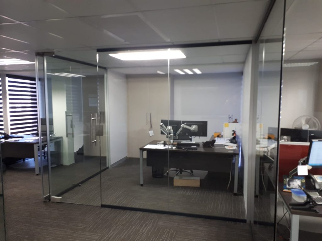 Frameless Glass Partitions