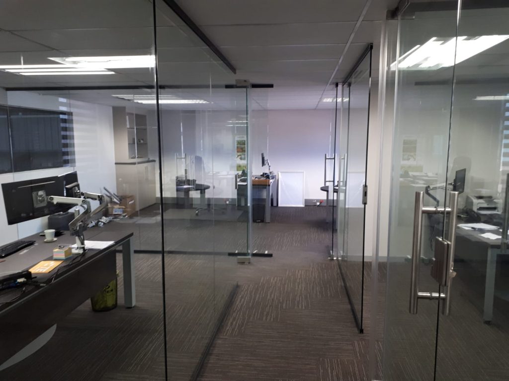 Frameless Glass Partitions
